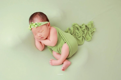 克拉玛依宝宝拍嗝吐奶